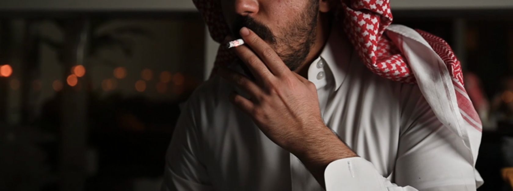 تفاعلات المدخنين الاجتماعية في رمضان: استراتيجيات للتعامل مع التجمعات وتقليل التدخين